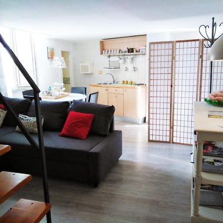 ナポリ Casa Di Erminia Bed & Breakfast エクステリア 写真