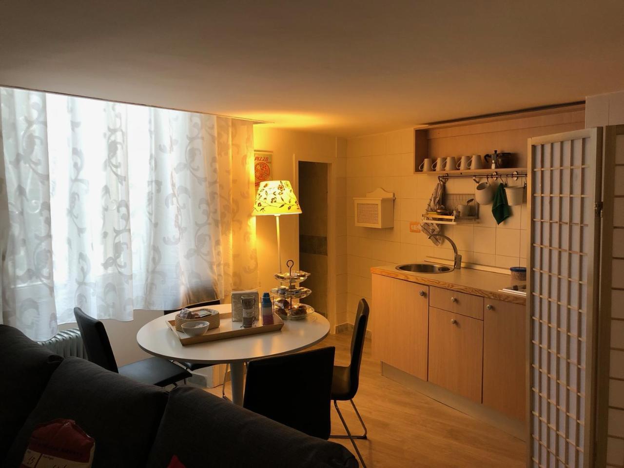 ナポリ Casa Di Erminia Bed & Breakfast エクステリア 写真