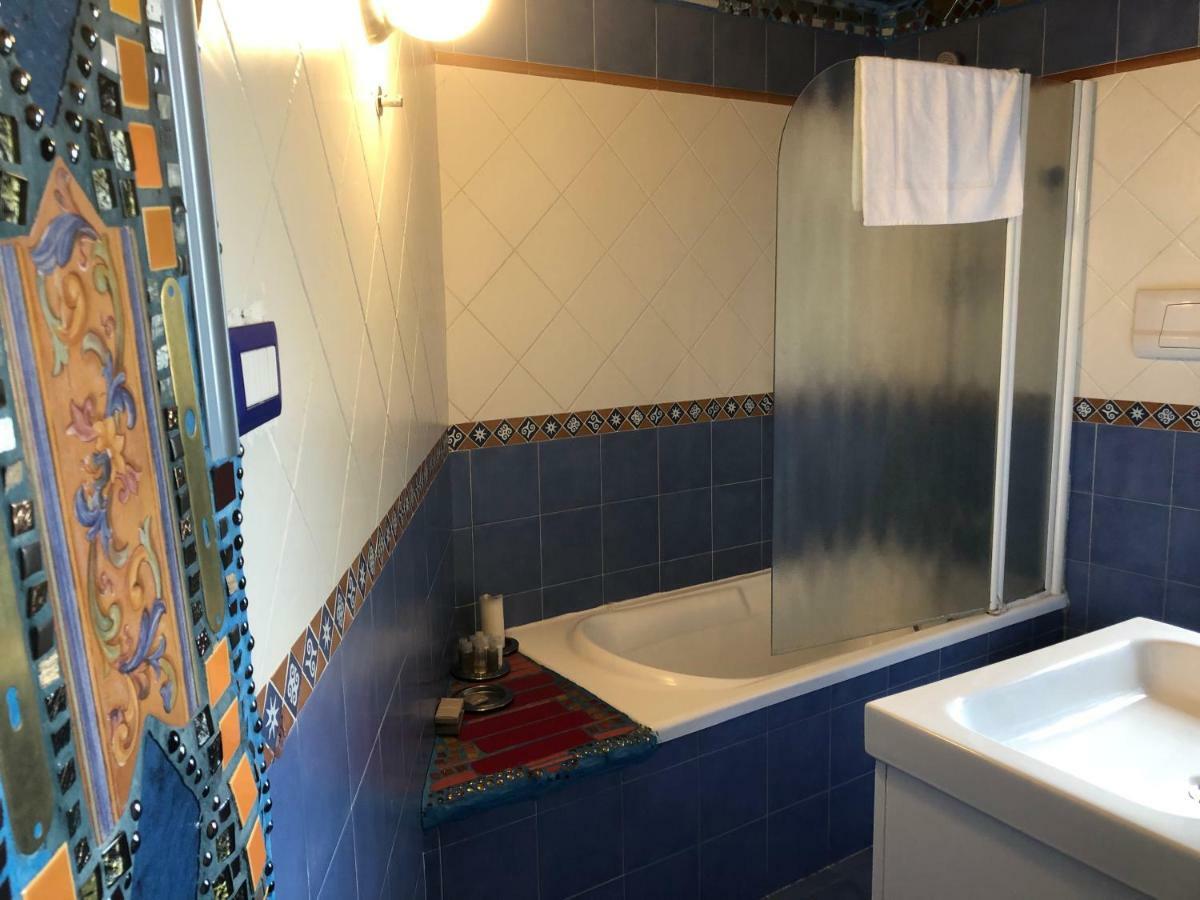 ナポリ Casa Di Erminia Bed & Breakfast エクステリア 写真